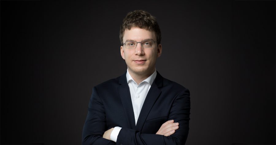 Auf dem Bild sehen sie Dennis Regul: Mykologe, Toxikologie & Arzt